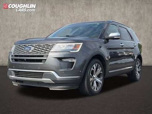 Used 2018 Ford Explorer Platinum AWD/4WD image 3