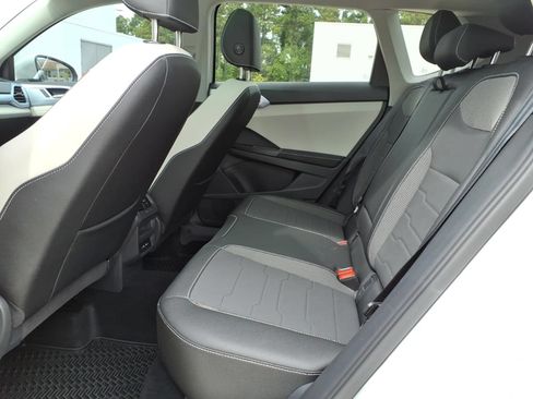 Certified 2026 Volkswagen Taos SE FWD image 10