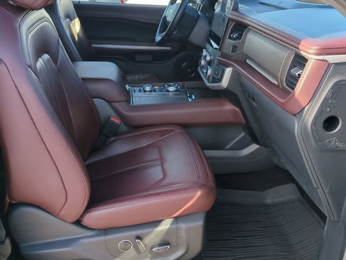 Used 2023 Ford Expedition Limited image 24