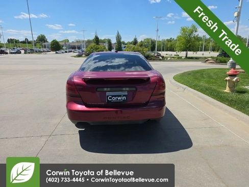Used 2005 Pontiac Grand Prix GT w/ Leather Trim Package FWD image 3