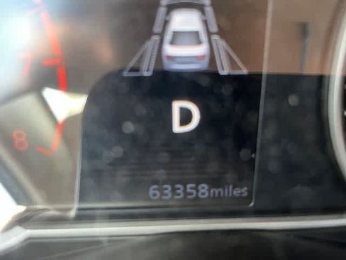 Used 2020 Nissan Versa SR FWD image 8