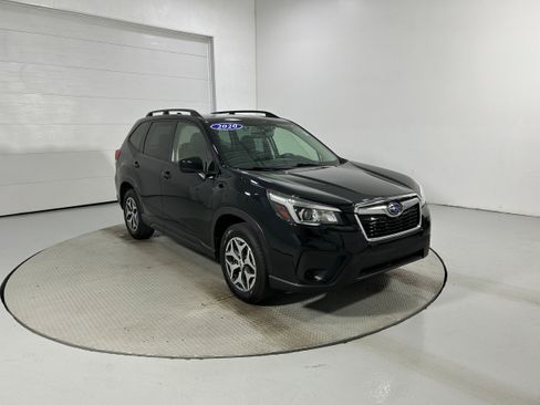 Used 2020 Subaru Forester Premium AWD/4WD image 2