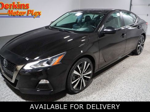 Used 2021 Nissan Altima 2.5 SR image 1