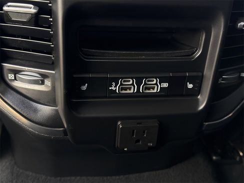 Used 2019 RAM 1500 Limited w/ Advanced Safety Group image 30