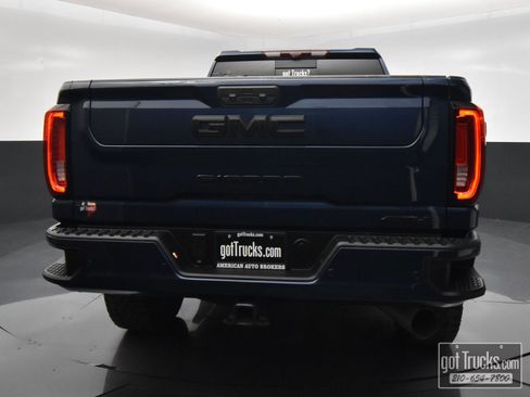 Used 2022 GMC Sierra 2500 AT4 w/ AT4 Premium Plus Package AWD/4WD image 6