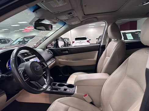 Used 2018 Subaru Outback 3.6R Limited image 16