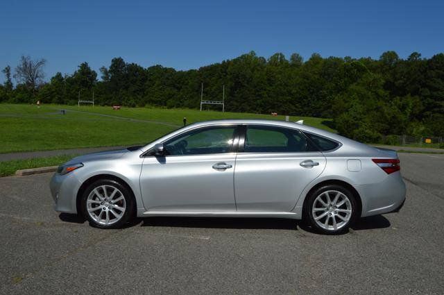 Used 2014 Toyota Avalon Limited FWD image 5