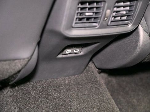 Used 2025 Toyota RAV4 XLE Premium image 50