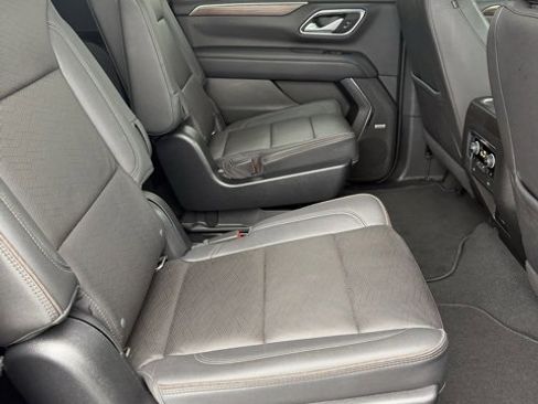 Used 2022 Chevrolet Suburban High Country image 19