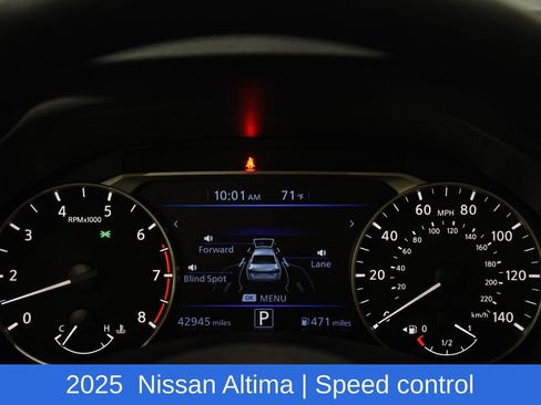 Used 2025 Nissan Altima 2.5 SV image 13