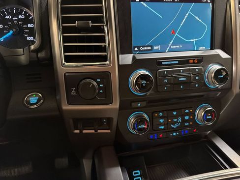 Used 2017 Ford F250 Platinum w/ Platinum Ultimate Package AWD/4WD image 21