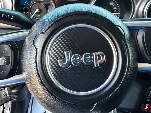 Used 2023 Jeep Wrangler Unlimited Rubicon 4xe w/ Cold Weather Group AWD/4WD image 18