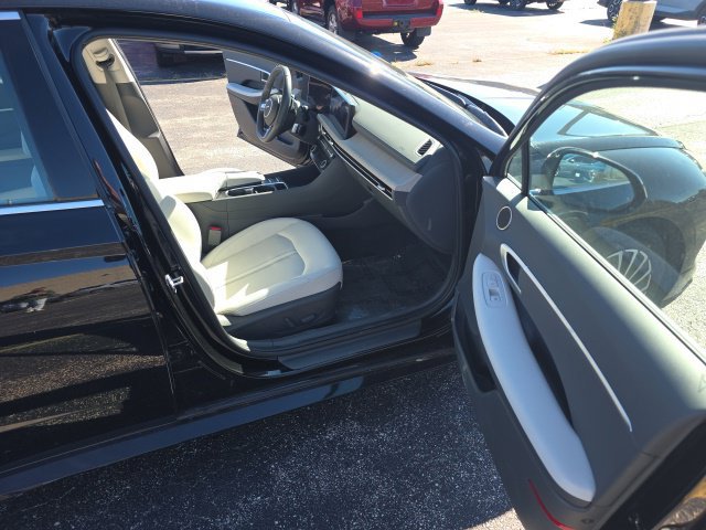 Used 2025 Hyundai Sonata SEL FWD image 12