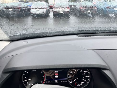 Used 2025 Nissan Sentra SV image 32