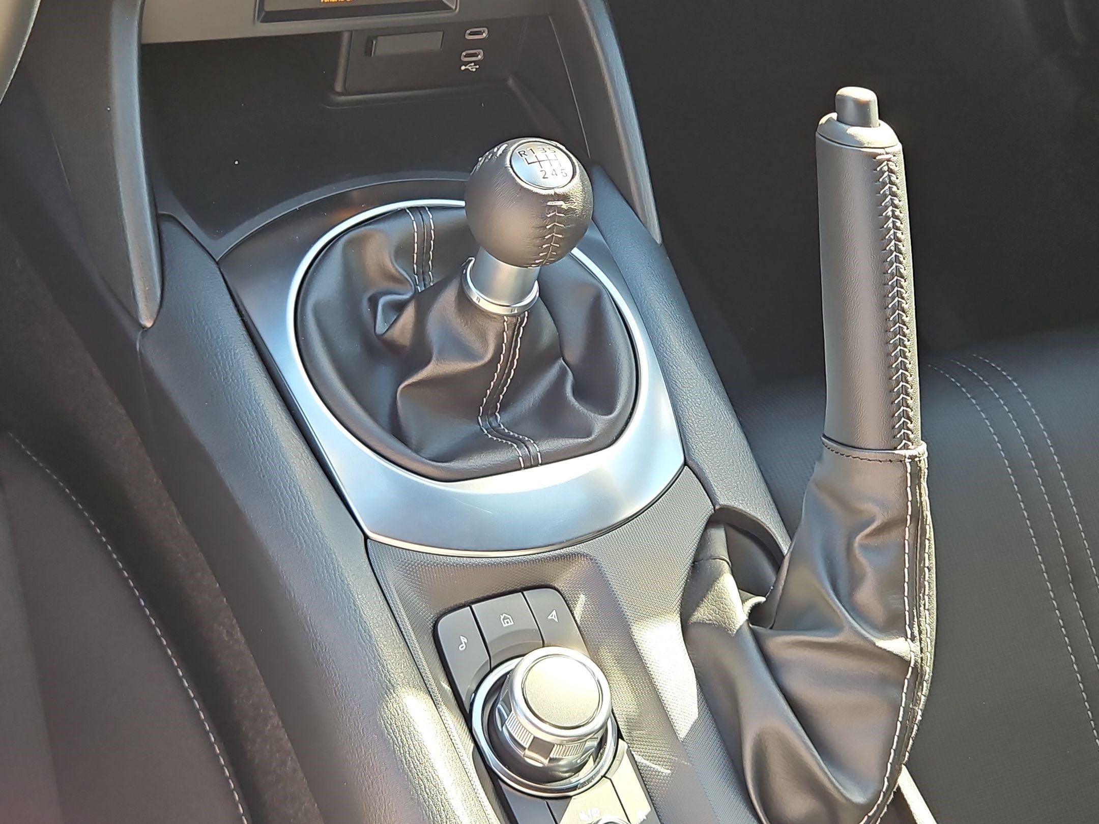 New 2026 MAZDA MX-5 Miata Sport w/ Interior Package RWD image 5