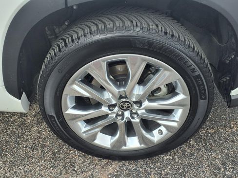 Used 2022 Toyota Highlander Limited image 25