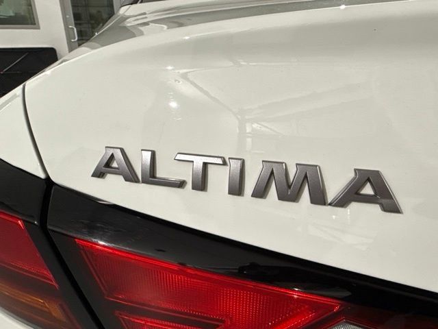 Used 2025 Nissan Altima 2.5 SV FWD image 8