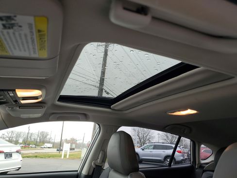 Used 2021 Subaru Crosstrek 2.5i Sport w/ Moonroof Package image 14