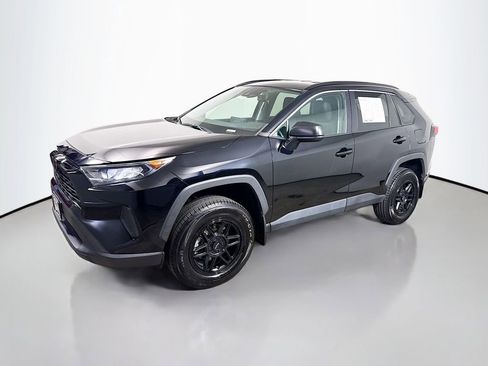 Used 2021 Toyota RAV4 LE w/ Carpet Mat Package (TMS) FWD image 4