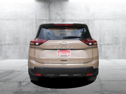 Certified 2024 Nissan Rogue SV w/ SV Premium Package AWD/4WD image 6