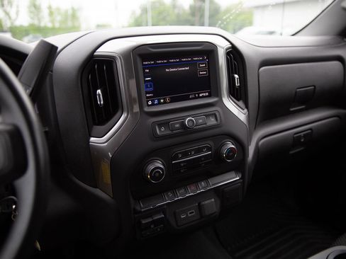 Used 2021 Chevrolet Silverado 1500 Custom Trail Boss AWD/4WD image 14