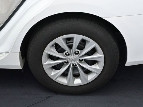Used 2015 Toyota Camry LE FWD image 25