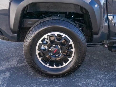 Used 2024 Toyota Tacoma TRD Off-Road image 6