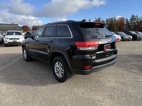 Used 2019 Jeep Grand Cherokee Laredo AWD/4WD image 3