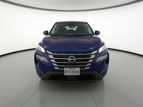 Used 2025 Nissan Rogue SV FWD image 2