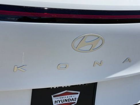 New 2027 Hyundai Kona SE FWD image 8