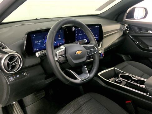Used 2026 Chevrolet Equinox LT FWD image 14