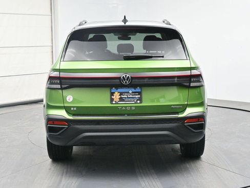 Certified 2025 Volkswagen Taos SE image 24