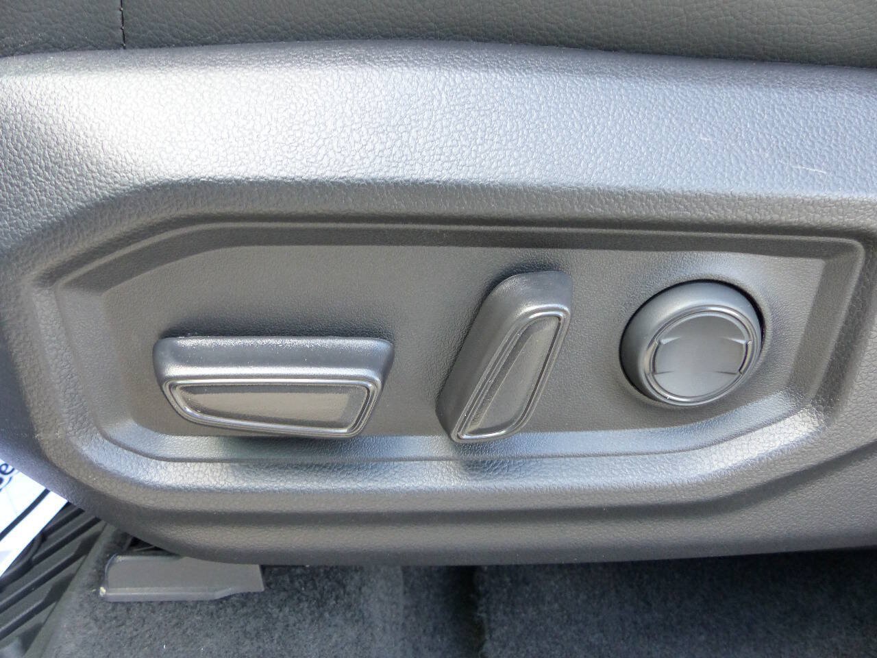 Used 2022 Toyota Tundra SR5 AWD/4WD image 30
