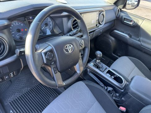 Used 2020 Toyota Tacoma TRD Off-Road w/ Technology Package image 12