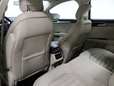 Used 2014 Ford Fusion SE FWD image 24