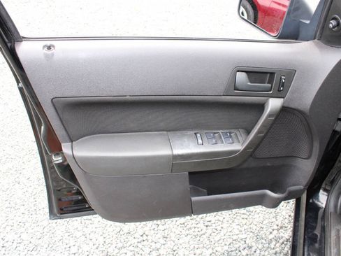 Used 2008 Ford Focus SE FWD image 18