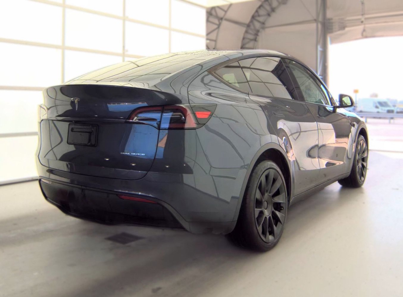 Used 2023 Tesla Model Y Long Range AWD/4WD image 5