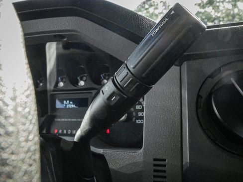 Used 2014 Ford F550 2WD Regular Cab Super Duty image 42
