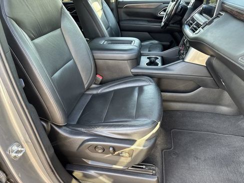 Used 2021 Chevrolet Tahoe Z71 w/ Z71 Signature Package AWD/4WD image 14