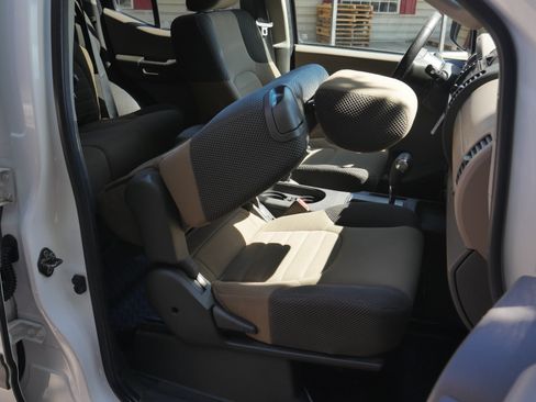 Used 2008 Nissan Xterra SE AWD/4WD image 24