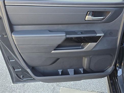 Used 2023 Toyota Tundra Limited image 41