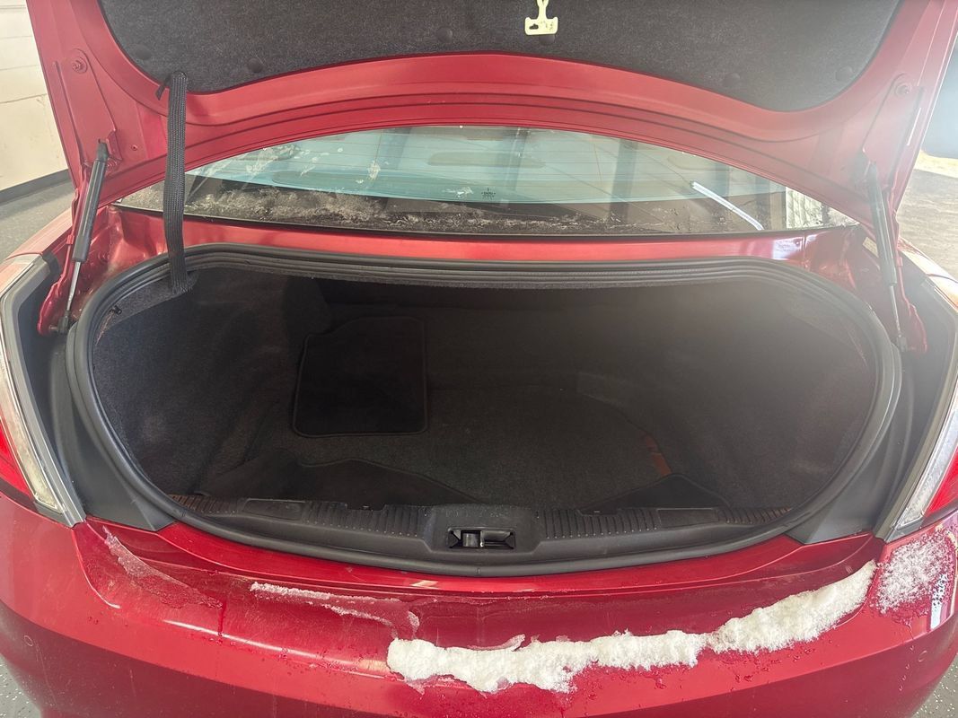 Used 2011 Lincoln MKS FWD image 17