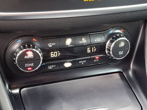 Used 2016 Mercedes-Benz CLA 250 image 14