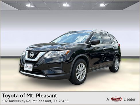 Used 2017 Nissan Rogue SV FWD image 1