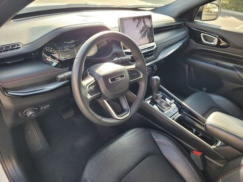 Used 2024 Jeep Compass Trailhawk image 7