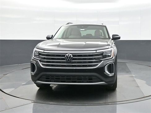 New 2026 Volkswagen Atlas SE image 2