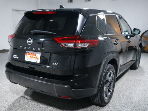 Used 2024 Nissan Rogue SV FWD image 7