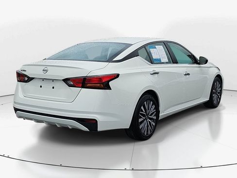 Used 2025 Nissan Altima 2.5 SV FWD image 6