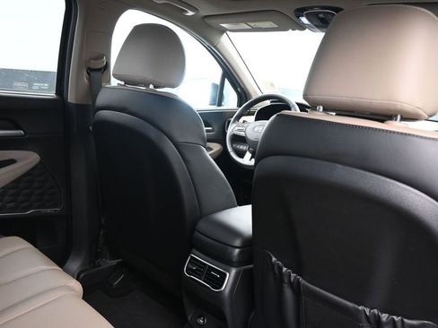 Used 2023 Hyundai Santa Fe SEL w/ Premium Package image 15