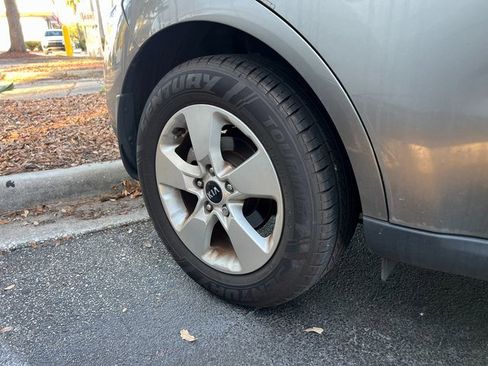 Certified 2018 Kia Soul w/ Convenience Package image 4